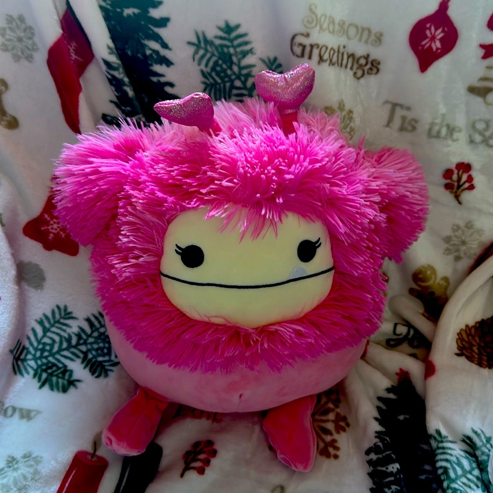 Brand new with tags caparinne from the squishmellow collection